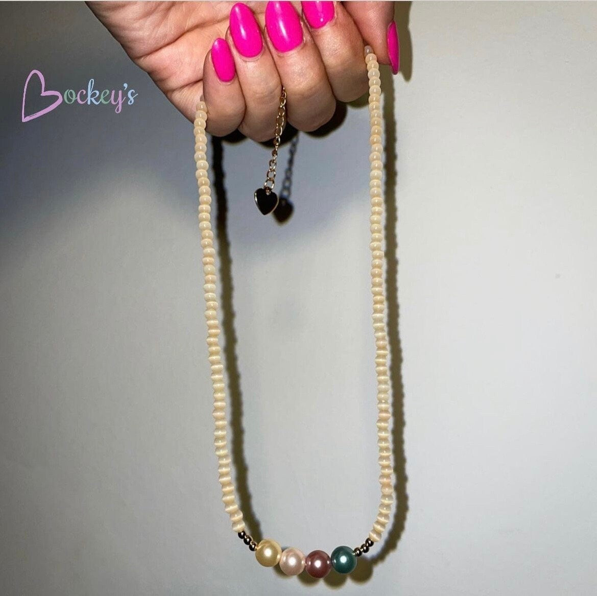 Pastel minimalist elegant necklace beaded with artificial pearls