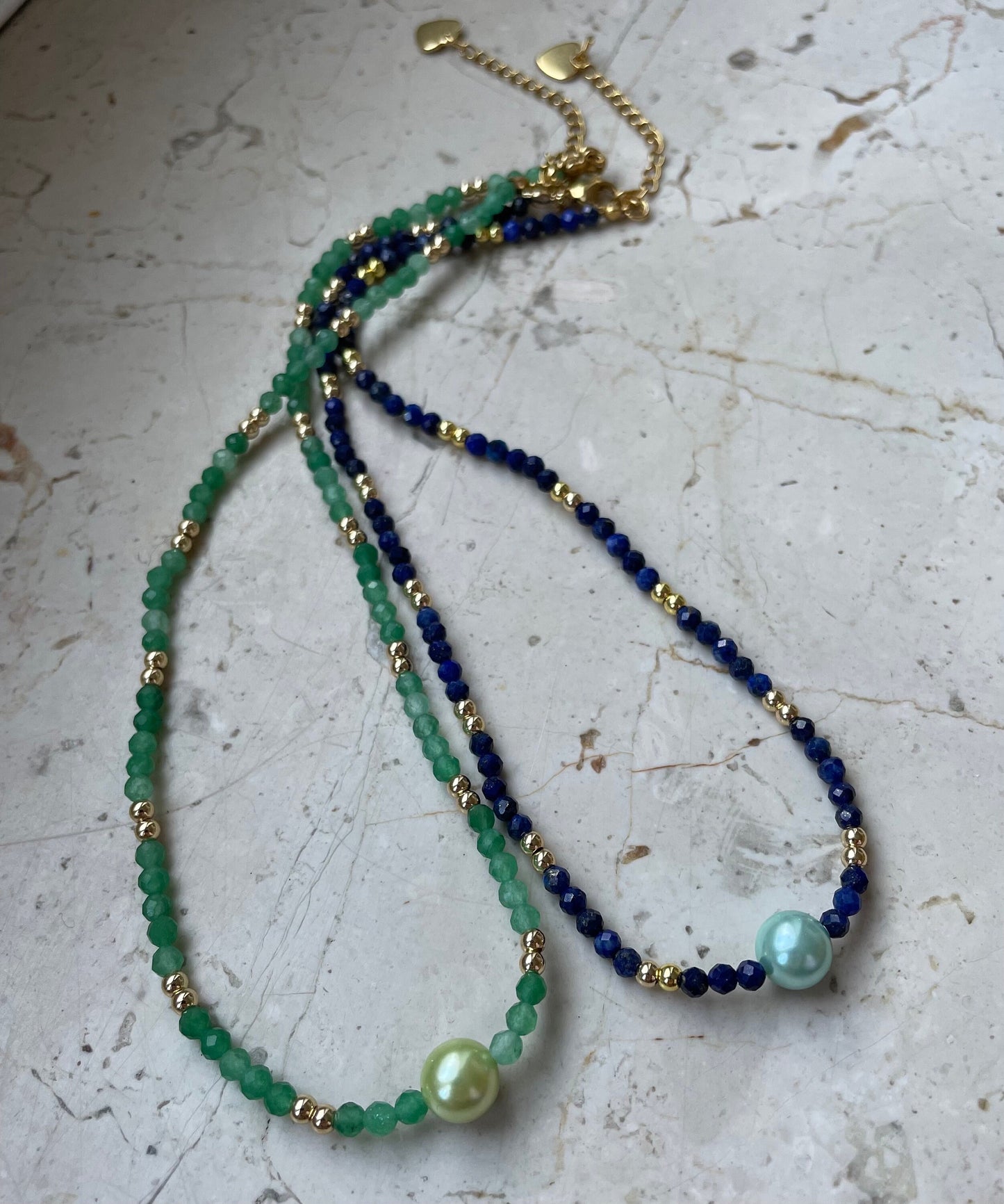 Delicate short beaded crystal necklace with blue lapis lazuli green aventurine gold-plated beads artificial pearl